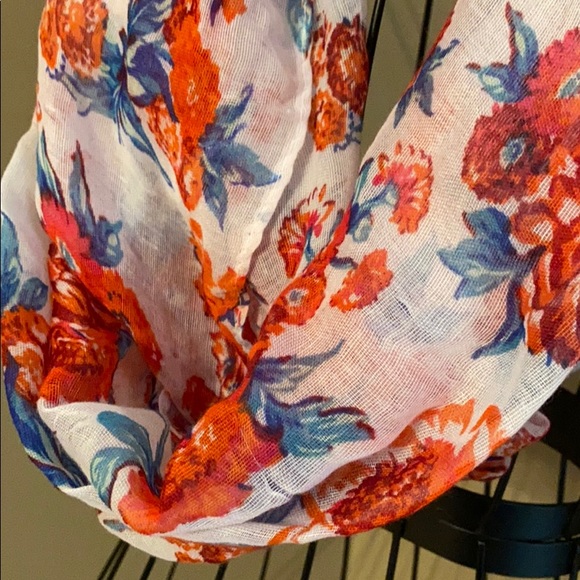 NWOT Unity Floral Scarf - Picture 2 of 3